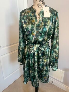 Watercolor Green Tie-Waist Long Sleeve Dress